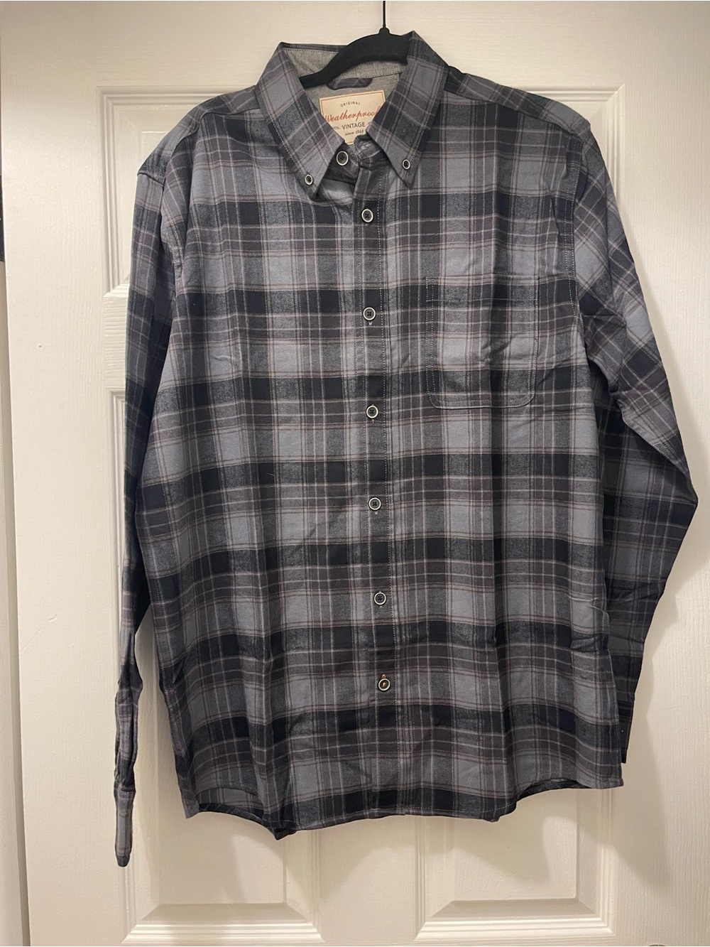 Weatherproof Vintage Men’s Medium Gray Black Plaid Button Down Shirt